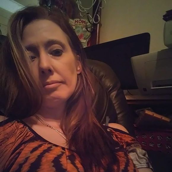 Meet your Posher, Adrienne - Picture 1 of 1